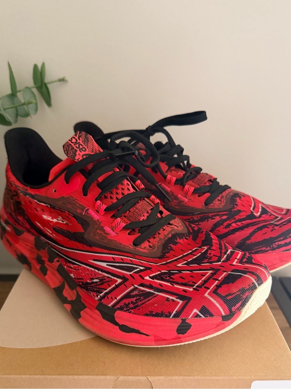 Men’s ASICS Noosa Tri 15 Red and Black Running Shoes